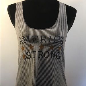 ✨ 2/$15 SALE! Alternative Earth Tank Size:L✨